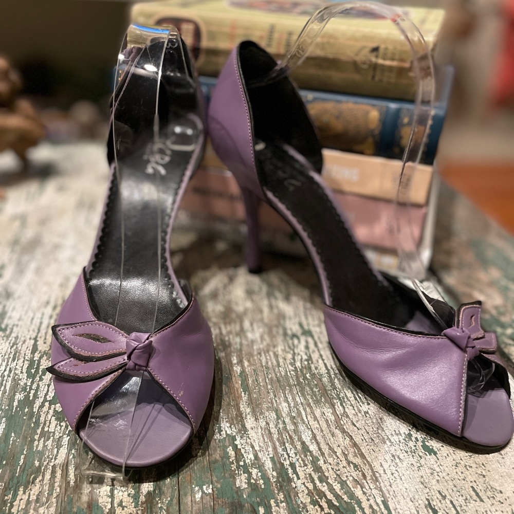 Vintage BCBG Paris Purple Floral Heels